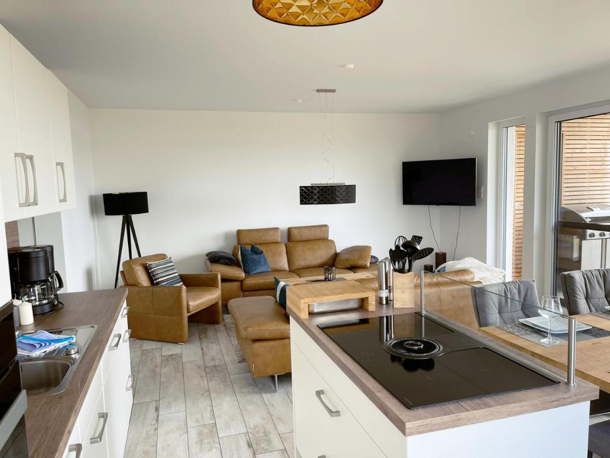 Exklusives Apartment Mit Blick Auf Den See Grossraeschen Luaran gambar