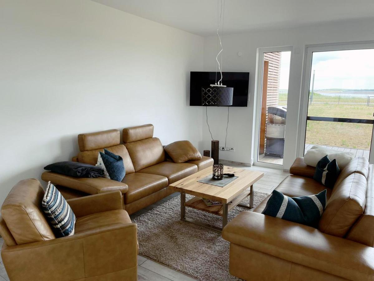 Exklusives Apartment Mit Blick Auf Den See Grossraeschen Luaran gambar