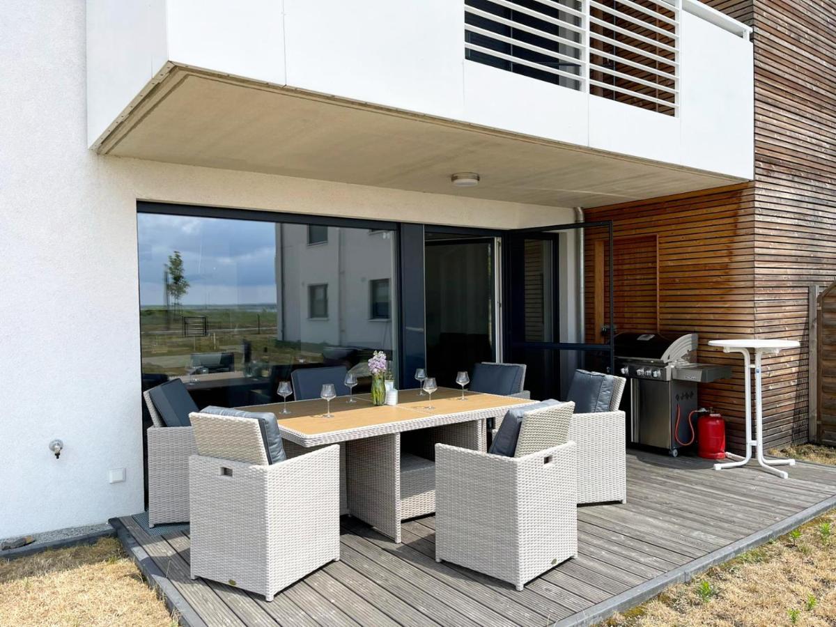 Exklusives Apartment Mit Blick Auf Den See Grossraeschen Luaran gambar